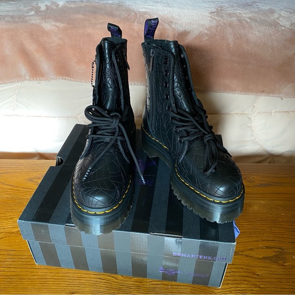 Dr Martens Wednesday Jadon Platform Black Spiderweb women’s size 7, men’s 8 NEW - Picture 4 of 10
